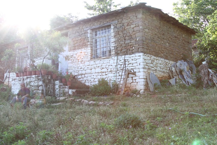 polican albania guesthouse
